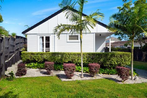 Photo of property in 68 Seabrook Avenue, New Lynn, Auckland, 0600