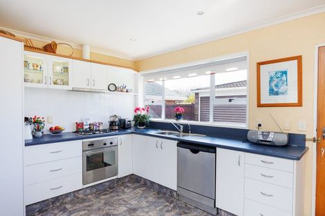 Photo of property in 18 Caulfield Place, Awapuni, Palmerston North, 4412