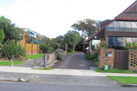 Photo of property in 7a The Esplanade, Eastern Beach, Auckland, 2012