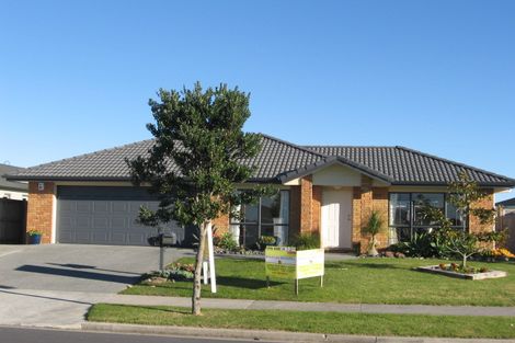 Photo of property in 12 Croftview Road, Wattle Downs, Auckland, 2103