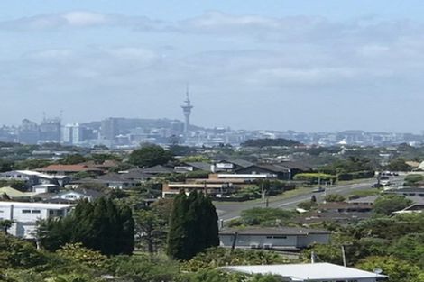 Photo of property in 2/80 Seaview Road, Castor Bay, Auckland, 0620