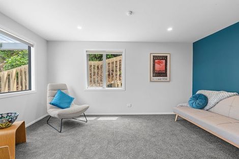 Photo of property in 5 Awanui Street, Merrilands, New Plymouth, 4312