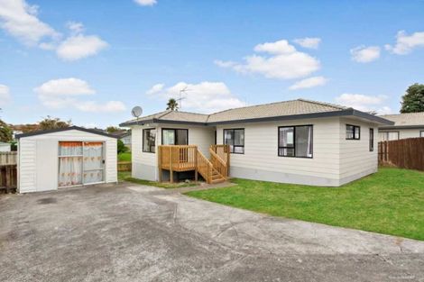 Photo of property in 1/73 Etherton Drive, Weymouth, Auckland, 2103