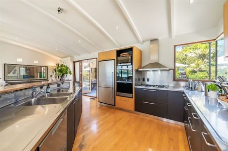 Photo of property in 360 Paremata Road, Whitby, Porirua, 5381