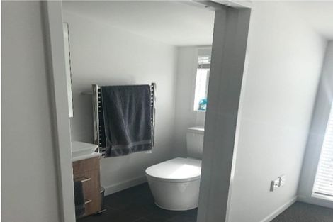 Photo of property in 2/83 Hinemoa Street, Birkenhead, Auckland, 0626