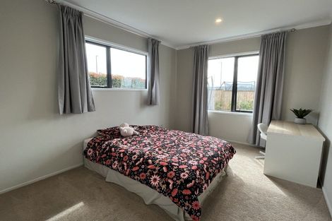 Photo of property in 2 Makaka Lane, Silverdale, 0932