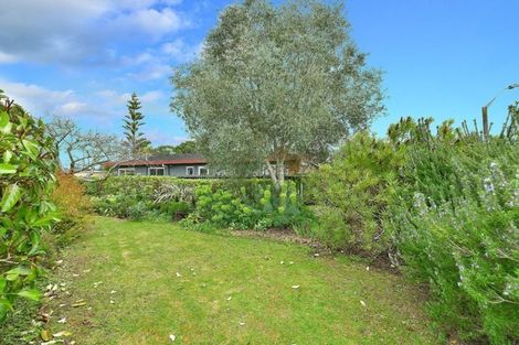 Photo of property in 28 Settlers Grove, Orewa, 0931