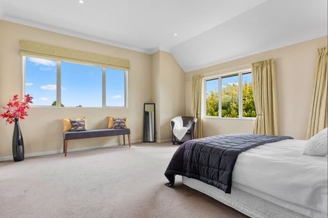 Photo of property in 100 Willowview Drive, Redwood, Christchurch, 8051