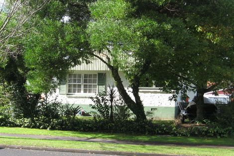 Photo of property in 4 Mirrabooka Avenue, Botany Downs, Auckland, 2010