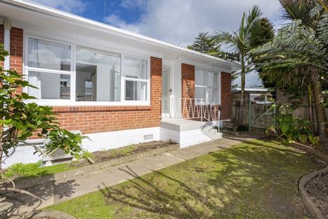 Photo of property in 1/18 Evelyn Place, Hillcrest, Auckland, 0627