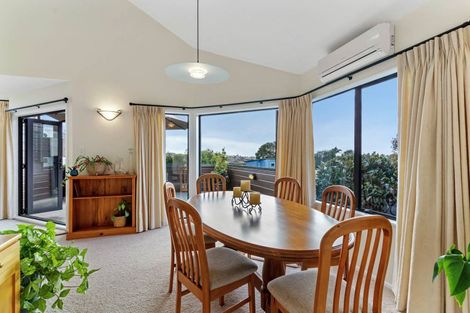 Photo of property in 20a Evelyn Road, Cockle Bay, Auckland, 2014