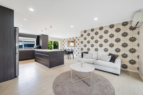 Photo of property in 34 Ambleside Drive, Northpark, Auckland, 2013