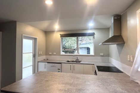 Photo of property in 73 Martin Road, Paraparaumu Beach, Paraparaumu, 5032