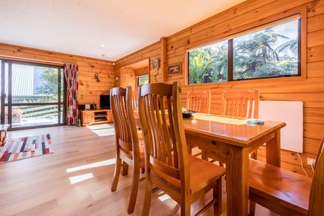 Photo of property in 143 Woodlands Park Road, Titirangi, Auckland, 0604