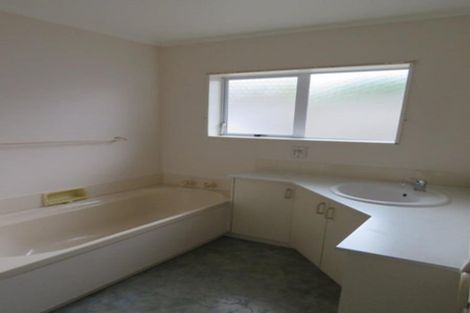 Photo of property in 66 Waiwaka Terrace, Strandon, New Plymouth, 4312