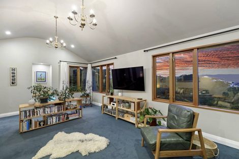 Photo of property in 12-12a Maungaraki Road, Korokoro, Lower Hutt, 5012
