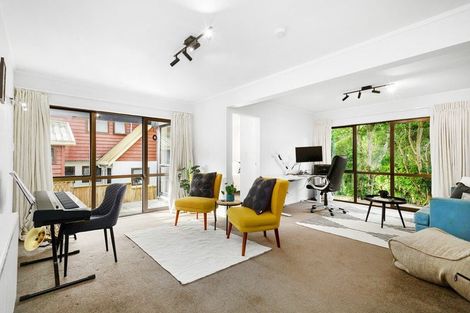 Photo of property in 6 Duval Grove, Tawa, Wellington, 5028