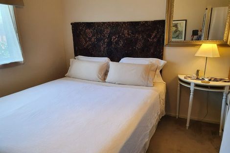 Photo of property in 5 Bellbird Place, Orewa, 0931