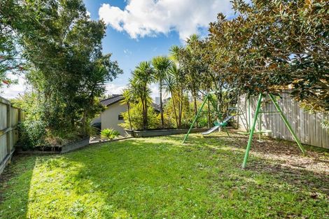 Photo of property in 10 Scarlet Oak Drive, Schnapper Rock, Auckland, 0632