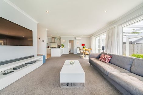 Photo of property in 35 Kurth Crescent, Silverstream, Upper Hutt, 5019