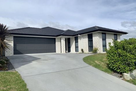 Photo of property in 19 Ballintoy Park Drive, Welcome Bay, Tauranga, 3175