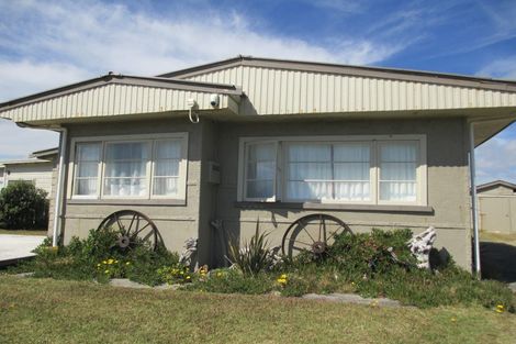 Photo of property in 27 Marine Parade South, Foxton Beach, Foxton, 4815