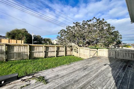 Photo of property in 4 Matai Road, Stanmore Bay, Whangaparaoa, 0932