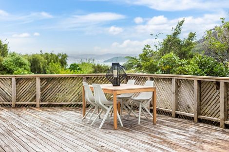 Photo of property in 12 Whiorau Grove, Lowry Bay, Lower Hutt, 5013