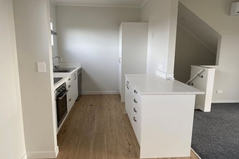 Photo of property in 5/5 Peachgrove Road, Te Atatu Peninsula, Auckland, 0610