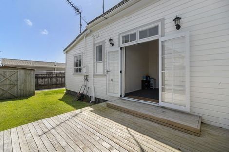 Photo of property in 162 Tukapa Street, Westown, New Plymouth, 4310