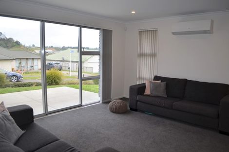 Photo of property in 35 Rochfort Crescent, Pyes Pa, Tauranga, 3112