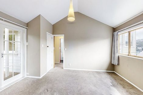 Photo of property in 19 Scarborough Terrace, Mount Victoria, Wellington, 6011