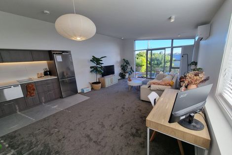 Photo of property in 2/105 Onewa Road, Northcote, Auckland, 0627
