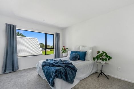 Photo of property in 43c Fitzherbert Avenue, West Harbour, Auckland, 0618