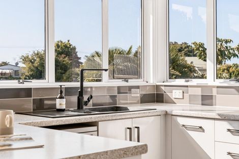 Photo of property in 16 Brown Terrace, Te Puke, 3119