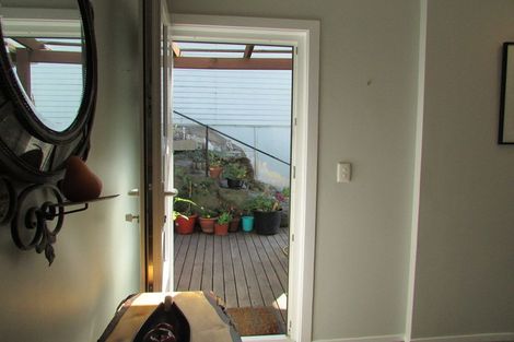 Photo of property in 11 Hawkhurst Road, Lyttelton, 8082