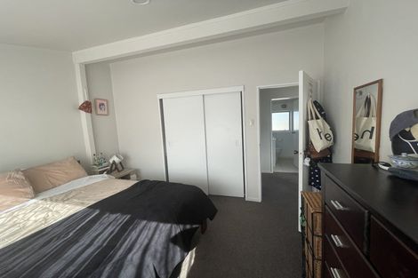Photo of property in 1/133 Queens Drive, Lyall Bay, Wellington, 6022