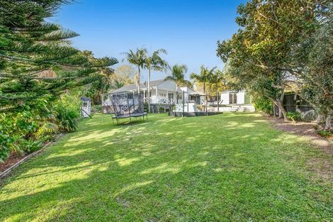 Photo of property in 61 Brian Crescent, Stanmore Bay, Whangaparaoa, 0932