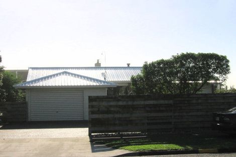 Photo of property in 131 Field Way, Waikanae Beach, Waikanae, 5036