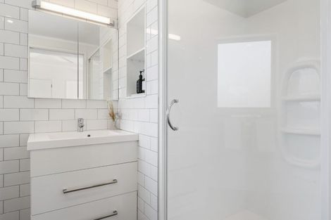 Photo of property in 2/26 Manly Esplanade, Browns Bay, Auckland, 0630