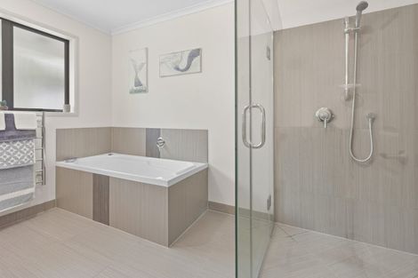 Photo of property in 28 Hawaiian Parade, Arkles Bay, Whangaparaoa, 0932