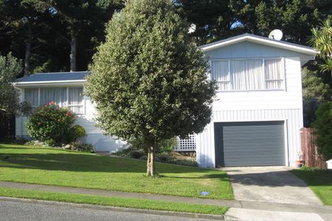 Photo of property in 54 Gloaming Hill, Titahi Bay, Porirua, 5022