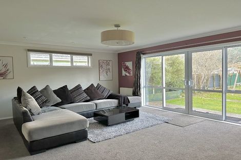 Photo of property in 64 Wellington Road, Wainuiomata, Lower Hutt, 5014