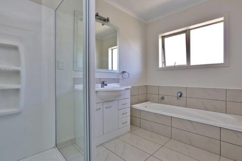 Photo of property in 58 Orotu Drive, Poraiti, Napier, 4112