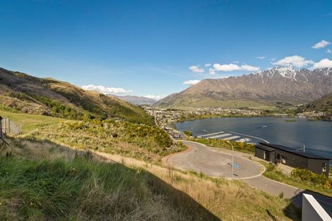 Photo of property in 2 Lynch Lane, Queenstown Hill, 9300