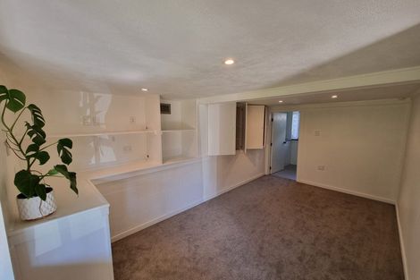 Photo of property in 5 Felicity Place, Unsworth Heights, Auckland, 0632