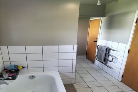 Photo of property in 2 Edge Street, Onerahi, Whangarei, 0110