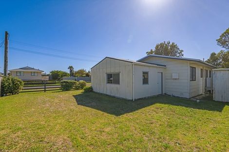 Photo of property in 3 Ruanui Street, Himatangi Beach, Foxton, 4891