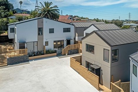 Photo of property in 11 Glenfinn Place, Massey, Auckland, 0614