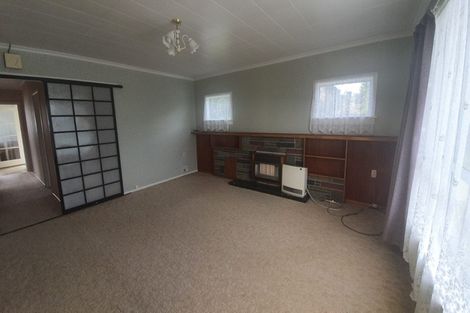 Photo of property in 1 Endeavour Street, Marfell, New Plymouth, 4310